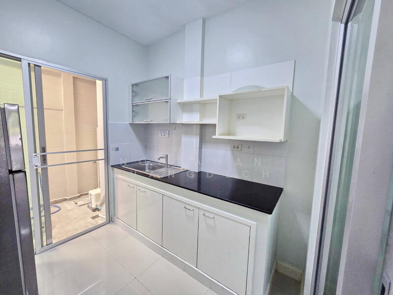 ให้เช่า - ให้เช่า ทาวน์โฮม 3 ชั้น ถนนเลี่ยงเมืองสามัคคี ใกล้บิ๊กซีเอ็กซ์ตร้า แจ้งวัฒนะ, นนทบุรี