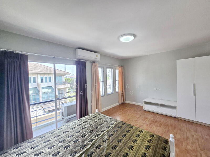 ให้เช่า - ให้เช่า ทาวน์โฮม 3 ชั้น ถนนเลี่ยงเมืองสามัคคี ใกล้บิ๊กซีเอ็กซ์ตร้า แจ้งวัฒนะ, นนทบุรี