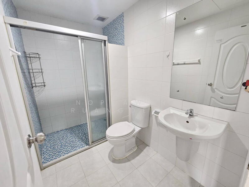 ให้เช่า - ให้เช่า ทาวน์โฮม 3 ชั้น ถนนเลี่ยงเมืองสามัคคี ใกล้บิ๊กซีเอ็กซ์ตร้า แจ้งวัฒนะ, นนทบุรี