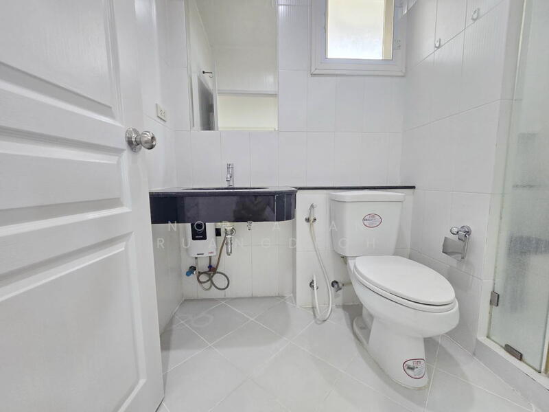 ให้เช่า - ให้เช่า บ้านเดี่ยว 2 ชั้น ทาสีใหม่ทั้งหลัง ถนนเลี่ยงเมืองปากเกร็ด, นนทบุรี