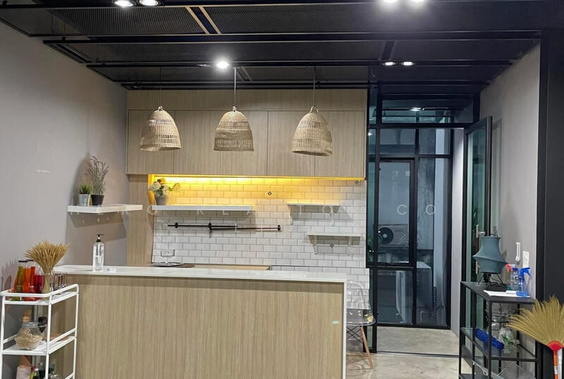 For Rent - For Rent Bangkok Office Space Sukhumvit BTS Bearing BRE26180, Bangkok