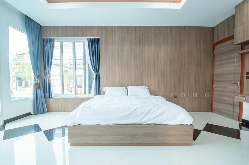 4-BR Villa, Chon Buri (Pattaya), Huai Yai, Bang Lamung (Pattaya), Chon Buri (Pattaya), 4 Bedrooms, 382 sqm, Villa For Sale, by Supicha Chorjong, 500033472 - DDproperty.com