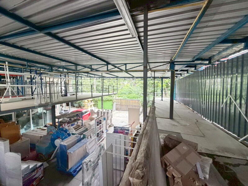 ขาย - ขายโฮมออฟฟิศ พร้อมโกดังเก็บสินค้า ตกแต่งไว้ดีใช้งานได้ทันที 137 ตร.ว. ทำเล ซอยจุลินท์จัดสรร 4, นนทบุรี