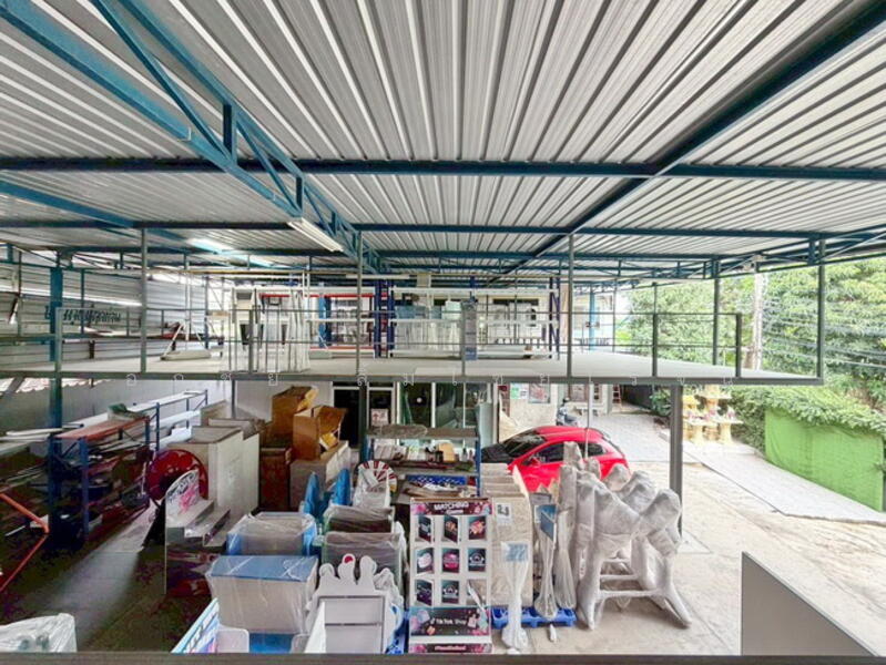 ขาย - ขายโฮมออฟฟิศ พร้อมโกดังเก็บสินค้า ตกแต่งไว้ดีใช้งานได้ทันที 137 ตร.ว. ทำเล ซอยจุลินท์จัดสรร 4, นนทบุรี