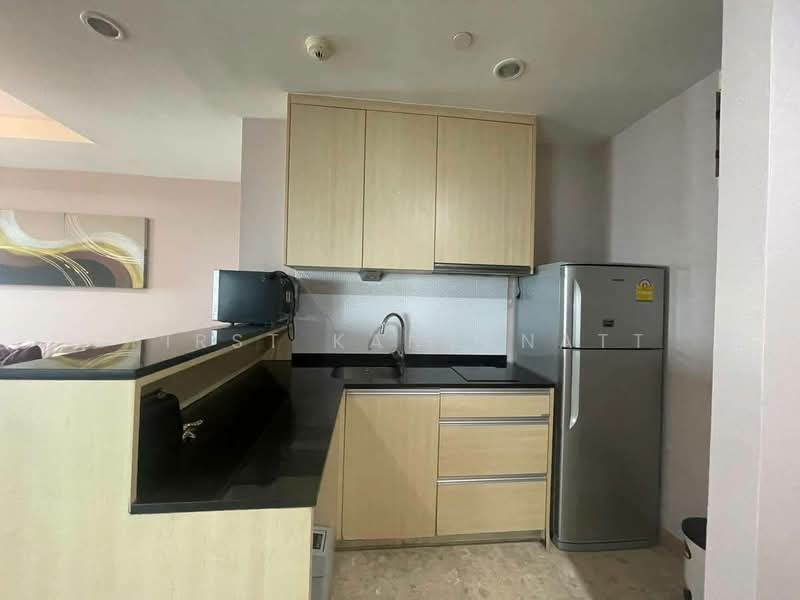 Sathorn Gardens : สาธร การ์เด้นส์, กรุงเทพ, 39 ถนนสาธรใต้, ทุ่งมหาเมฆ, สาทร, กรุงเทพ, 63 ตร.ม., คอนโด ให้เช่า, โดย First Kanyanatt, 500033673 - DDproperty.com