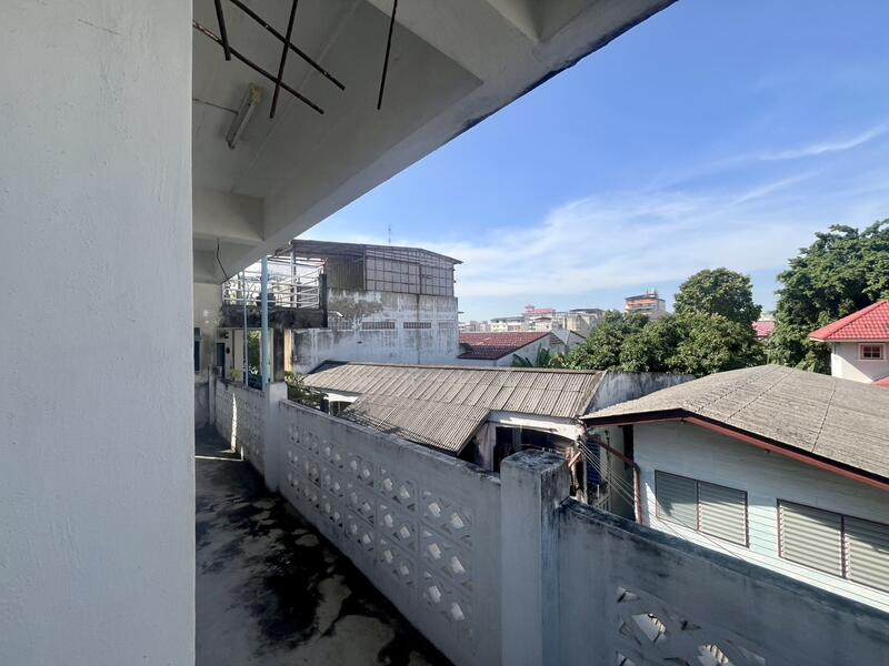 For Sale - เริ่มลงทุนวันนี้ หากบริหารดี ๆ อาจได้ผลตอบแทนถึง 10% ต่อปี!!!! ขายหอพัก 3 ชั้น 8 ห้อง ในซอยจรัญฯ 33, Bangkok