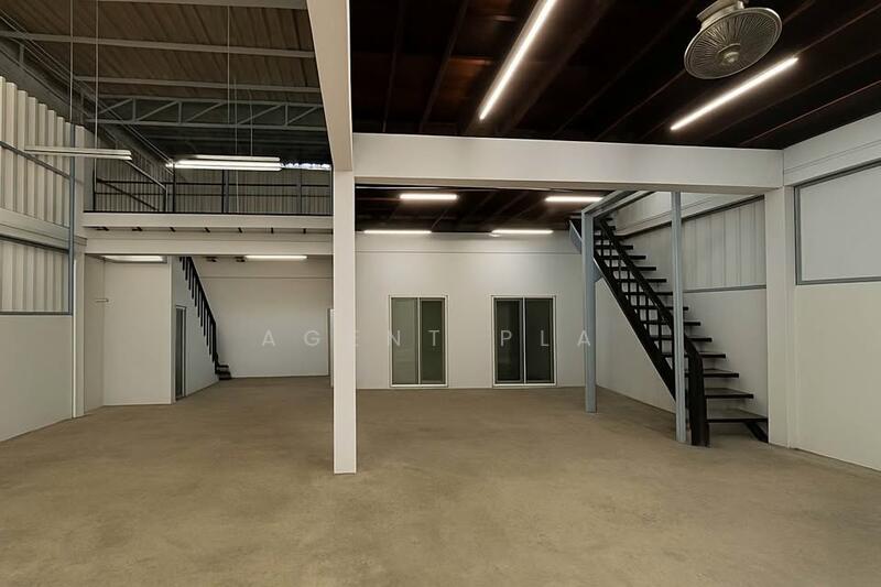 ให้เช่า - Warehouse with office for rent near ICONSIAM (SPSAD3646), กรุงเทพ