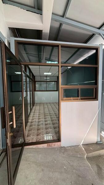 ให้เช่า - Warehouse with office for rent near ICONSIAM (SPSAD3646), กรุงเทพ