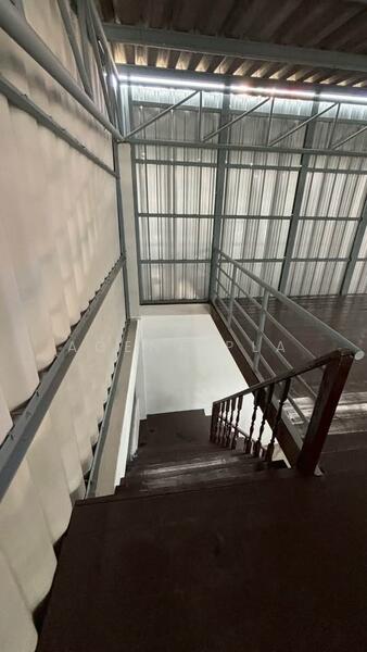 ให้เช่า - Warehouse with office for rent near ICONSIAM (SPSAD3646), กรุงเทพ