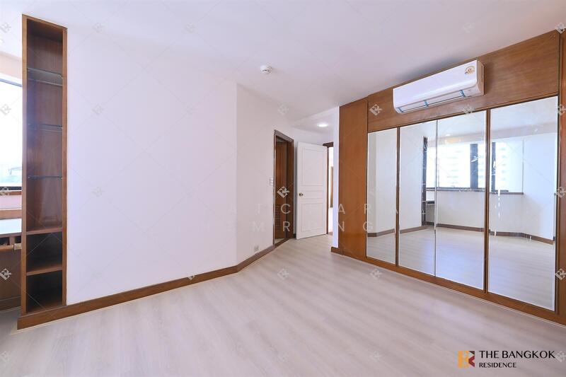 President Park Sukhumvit 24, Bangkok, 99 Sukhumvit 24 Alley, Khlongtoei Nua, Watthana, Bangkok, 3 Bedrooms, 260 sqm, Condo For Rent, by Nicha Peerakittikul, 500034122 - DDproperty.com