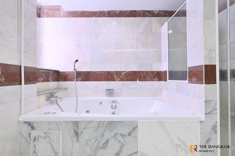 President Park Sukhumvit 24, Bangkok, 99 Sukhumvit 24 Alley, Khlongtoei Nua, Watthana, Bangkok, 3 Bedrooms, 260 sqm, Condo For Rent, by Nicha Peerakittikul, 500034122 - DDproperty.com