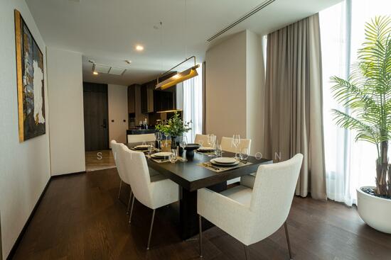 AESTIQ Thonglor : เอสทีค ทองหล่อ, กรุงเทพ