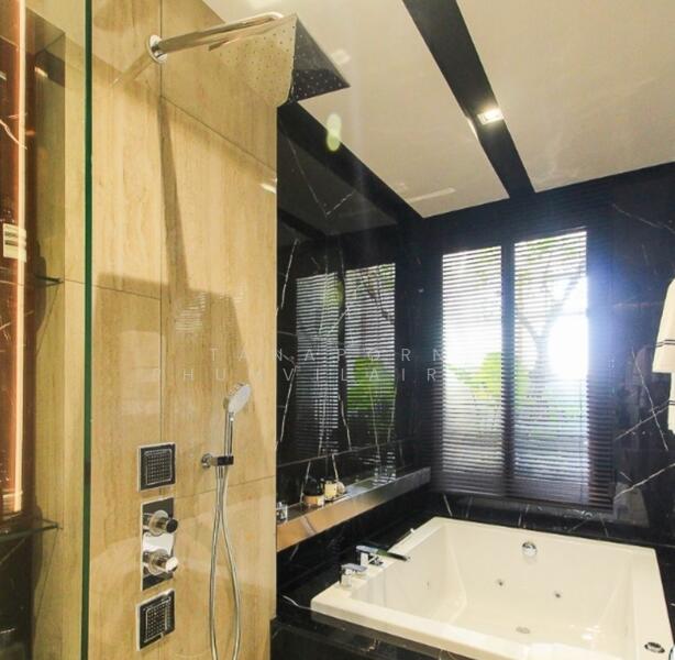 For Sale - Altitude Mastery Sukhumvit, Bangkok