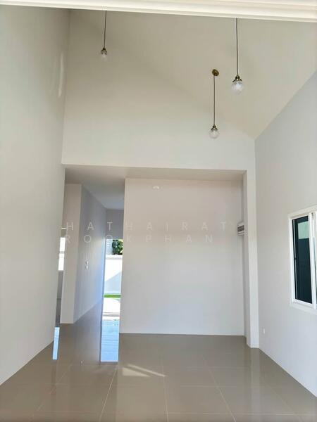 ขาย - บ้าน 2-ห้องนอน, กรุงเทพ