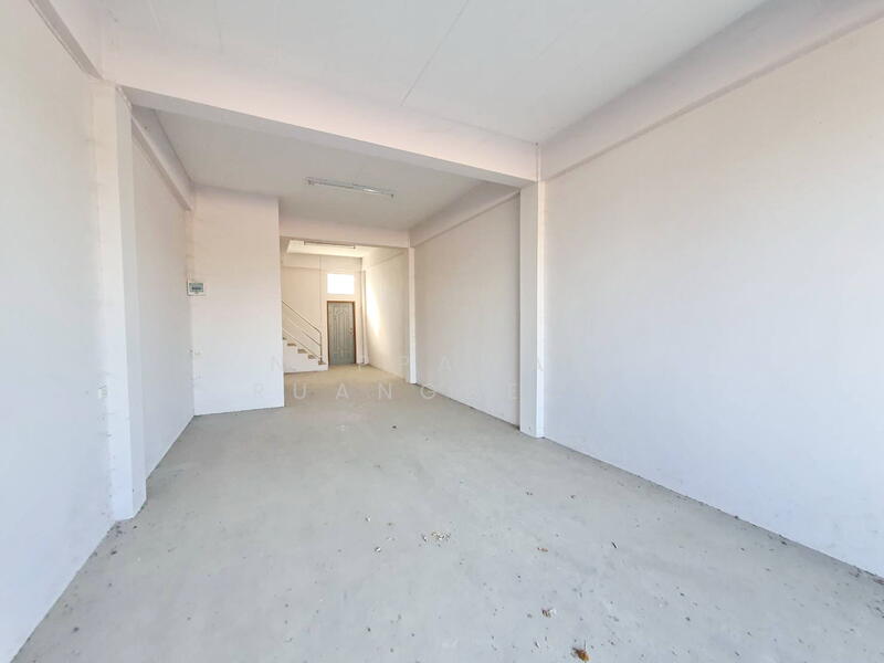 ขาย - ขาย ตึกแถว 3 ชั้น 4 คูหา ถนนสระบุรี-หล่มสัก จังหวัดลพบุรี เหมาะ, ลพบุรี