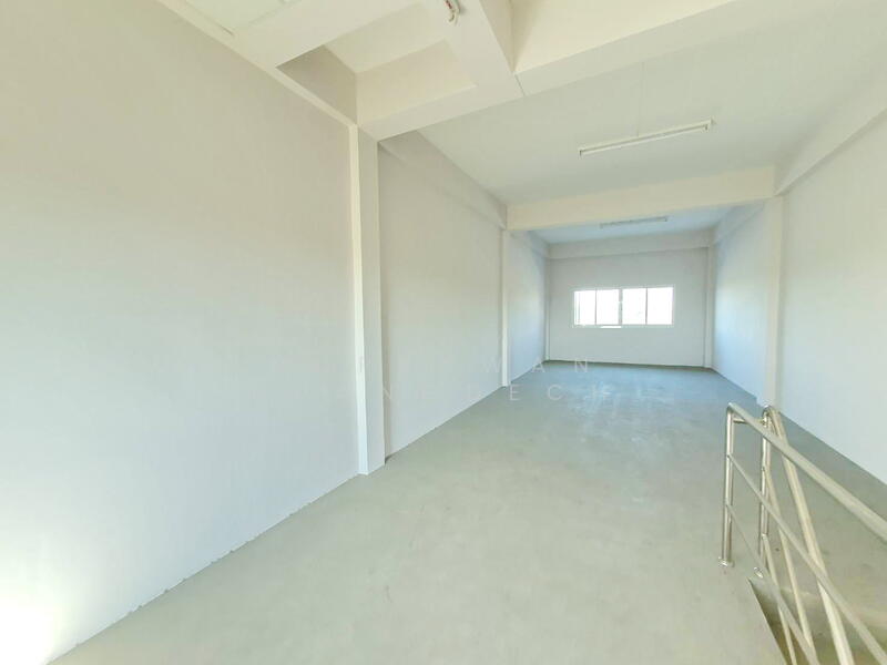 ขาย - ขาย ตึกแถว 3 ชั้น 4 คูหา ถนนสระบุรี-หล่มสัก จังหวัดลพบุรี เหมาะ, ลพบุรี