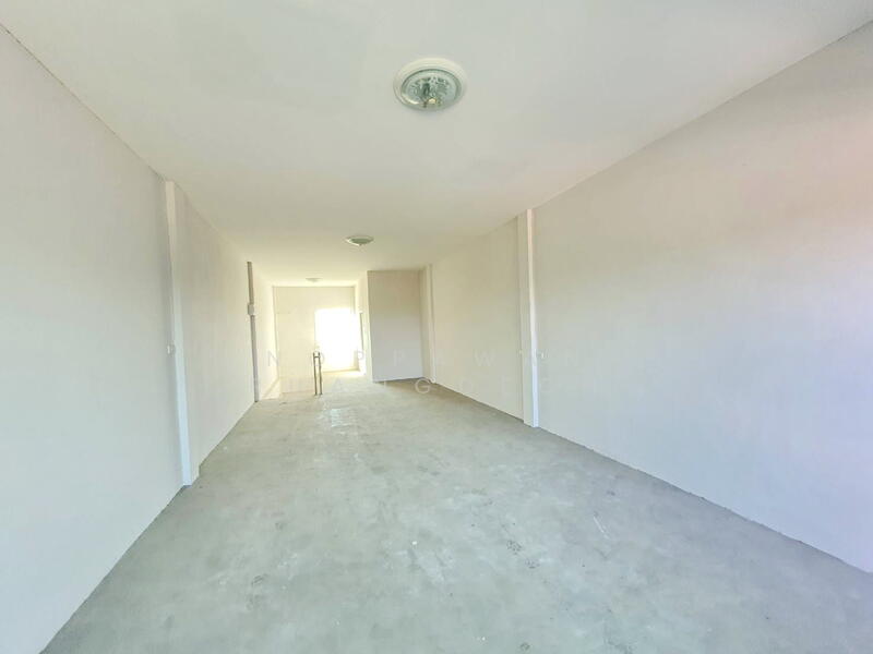 ขาย - ขาย ตึกแถว 3 ชั้น 4 คูหา ถนนสระบุรี-หล่มสัก จังหวัดลพบุรี เหมาะ, ลพบุรี