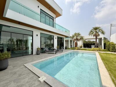 ขาย - ขายพูลวิลล่า 4 ห้องนอน กว้างขวาง ที่ห้วยใหญ่, ชลบุรี