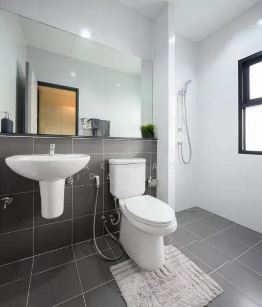 4-BR Semi-detached House, Bangkok, Lat Phrao, Lat Phrao, Bangkok, 4 Bedrooms, 150 sqm, Semi-Detached House (Twin House) For Sale, by Phakawadee Jiramanee, 500036657 - DDproperty.com