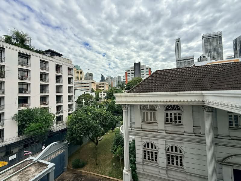 Y.O. Place, Bangkok, 223 Soi Sai Nam Thip 2, Khlong Toei, Khlong Toei, Bangkok, 3 Bedrooms, 111 sqm, Apartment For Rent, by Bangkok Residential, 500036880 - DDproperty.com