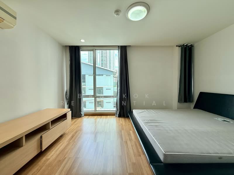 Y.O. Place, Bangkok, 223 Soi Sai Nam Thip 2, Khlong Toei, Khlong Toei, Bangkok, 3 Bedrooms, 111 sqm, Apartment For Rent, by Bangkok Residential, 500036880 - DDproperty.com