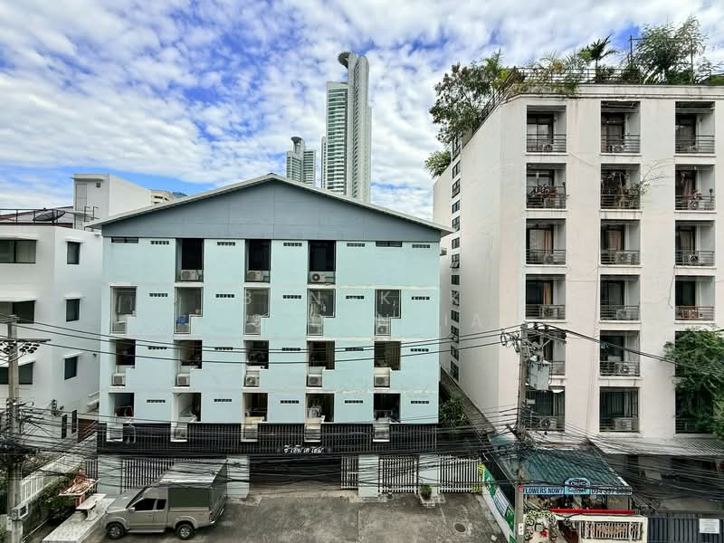 Y.O. Place, Bangkok, 223 Soi Sai Nam Thip 2, Khlong Toei, Khlong Toei, Bangkok, 3 Bedrooms, 111 sqm, Apartment For Rent, by Bangkok Residential, 500036880 - DDproperty.com