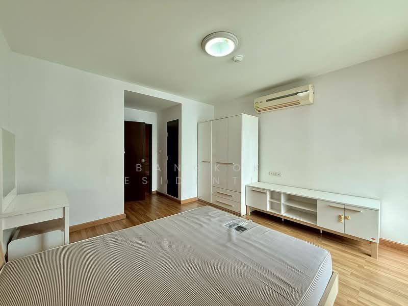 Y.O. Place, Bangkok, 223 Soi Sai Nam Thip 2, Khlong Toei, Khlong Toei, Bangkok, 3 Bedrooms, 111 sqm, Apartment For Rent, by Bangkok Residential, 500036880 - DDproperty.com