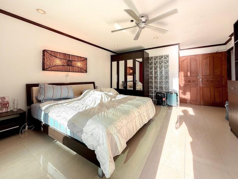 For Sale - Jomtien Beach Paradise Condo, Chon Buri (Pattaya)