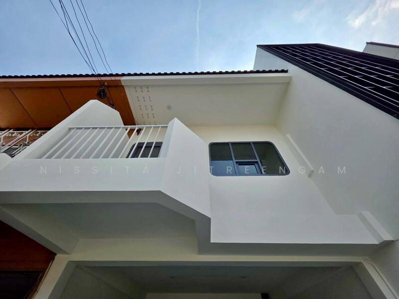 บ้านทาวน์เฮาส์ 2 ชั้น บนถนนหลักซอยโชคชัย 4 ซอย 55, กรุงเทพ, ลาดพร้าว, ลาดพร้าว, กรุงเทพ, 120 ตร.ม., ทาวน์เฮ้าส์ ขาย, โดย Nissita Jitreengam, 500037262 - DDproperty.com