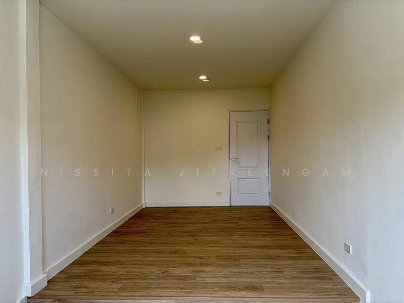 บ้านทาวน์เฮาส์ 2 ชั้น บนถนนหลักซอยโชคชัย 4 ซอย 55, กรุงเทพ, ลาดพร้าว, ลาดพร้าว, กรุงเทพ, 120 ตร.ม., ทาวน์เฮ้าส์ ขาย, โดย Nissita Jitreengam, 500037262 - DDproperty.com