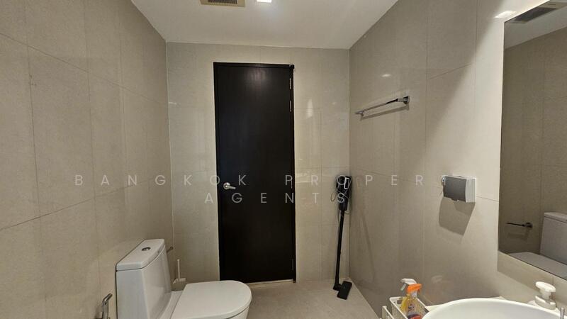 Sky Walk Residences, Bangkok, 1599 Sukhumvit Road, Phra Kanong Nua, Watthana, Bangkok, 2 Bedrooms, 60 sqm, Condo For Rent, by Bangkok property agents, 500037489 - DDproperty.com