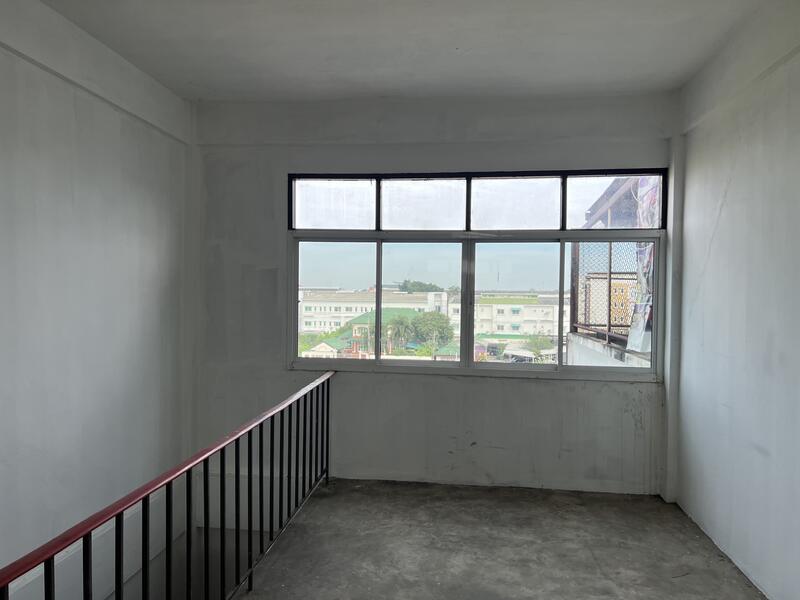 For Sale - โอกาสเป็นของคนเห็นก่อน ขายอาคารพาณิชย์ติดถนนสุวินทวงศ์ ติดถนนใหญ่ ใกล้ 4 แยกมีนบุรี เหมาะเปิดกิจการ, Bangkok