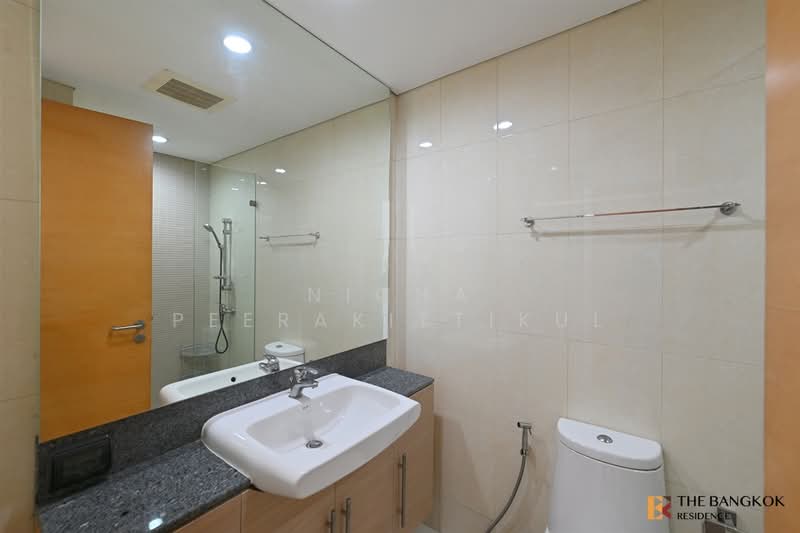 Fullerton Sukhumvit, Bangkok, Sukhumvit Road, Khlong Tan Nua, Watthana, Bangkok, 2 Bedrooms, 105 sqm, Condo For Rent, by Nicha Peerakittikul, 500038000 - DDproperty.com