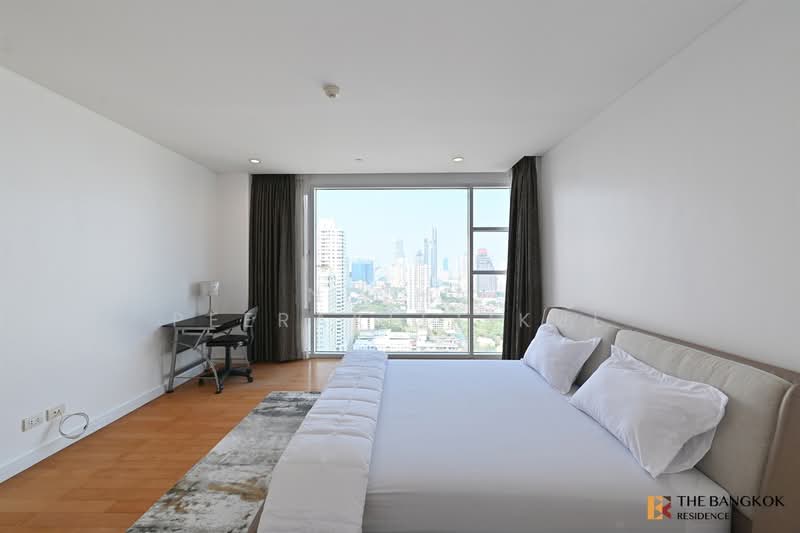 Fullerton Sukhumvit, Bangkok, Sukhumvit Road, Khlong Tan Nua, Watthana, Bangkok, 2 Bedrooms, 105 sqm, Condo For Rent, by Nicha Peerakittikul, 500038000 - DDproperty.com