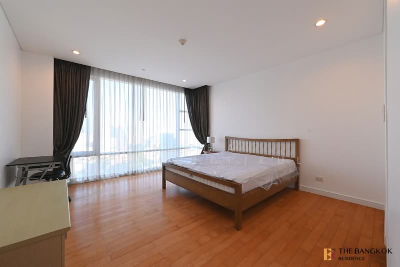 Fullerton Sukhumvit, Bangkok, Sukhumvit Road, Khlong Tan Nua, Watthana, Bangkok, 2 Bedrooms, 105 sqm, Condo For Rent, by Nicha Peerakittikul, 500038000 - DDproperty.com