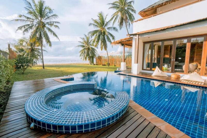 For Sale - ขายบ้านพักริมทะเล บนที่ดิน 2 ไร่ 20 ตร.ว. กุยบุรี ประจวบคีรีขันธ์, Prachuap Khiri Khan