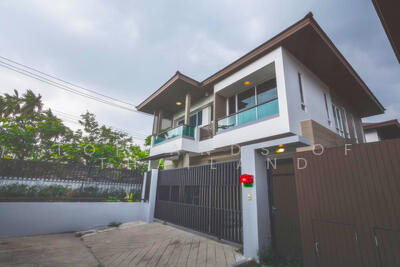 ขาย - ขาย บ้านเลียบด่วนเอกมัย-รามอินทรา (เฟอร์นิเจอร์ครบ พร้อมอยู่) เนื้อที่ 77.5 ตร.วา พื้นที่ 240 ตร.ม., กรุงเทพ