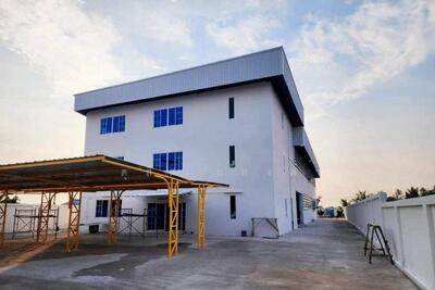 ขาย - ขายโรงงานพร้อมอาคารออฟฟิต 3 ชั้น 2 ไร่ บึง ศรีราชา ชลบุรี, ชลบุรี