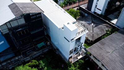 ขาย - ทำเลโฮมออฟฟิศที่หาไม่ได้อีกแล้วในย่านลาดพร้าวซอย 1 !! ขายถูกสุดขนาดที่ดิน 49 ตร.วา, กรุงเทพ