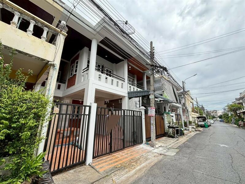 บดินทรรักษา 4 คู้บอน27, Bangkok, Tha Rang, Bang Khen, Bangkok, 3 Bedrooms, 100 sqm, Townhouse For Sale, by คุณ พรทิพย์ จันทร์หา (ปุ๋ย), 500040147 - DDproperty.com