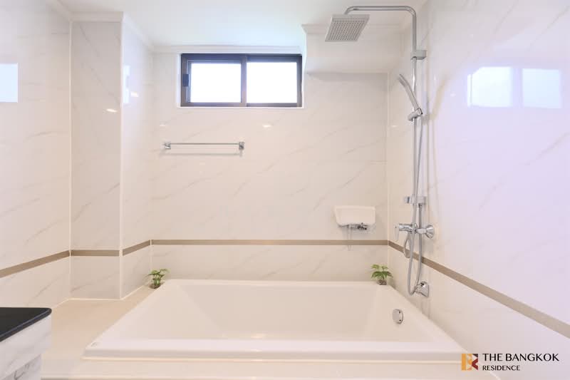 M Towers, Bangkok, Soi Sukhumvit 35, Khlong Tan Nua, Watthana, Bangkok, 3 Bedrooms, 230 sqm, Apartment For Rent, by Nicha Peerakittikul, 500040512 - DDproperty.com