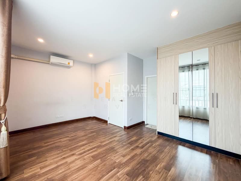 Cher Wongwaen-Sathorn, bangkok, Soi 001 Kanchanaphisek 10, Kanchanaphisek Road, Bang Khae, Bangkok, 3 Bedrooms, 140 sqm, Townhouse For Sale, by HOME Real Estate Service, 500040590 - DDproperty.com