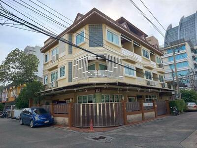 ขาย - บ้านเดี่ยว 4 ชั้น 52 ตร.ว. บ้านเดี่ยว ซอยอินทามระ ถนนประชาสงเคราะห์, กรุงเทพ