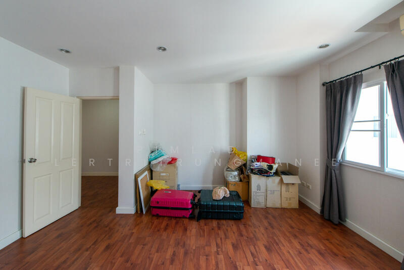 For Rent - Chuan Chuen Charan 3, Bangkok