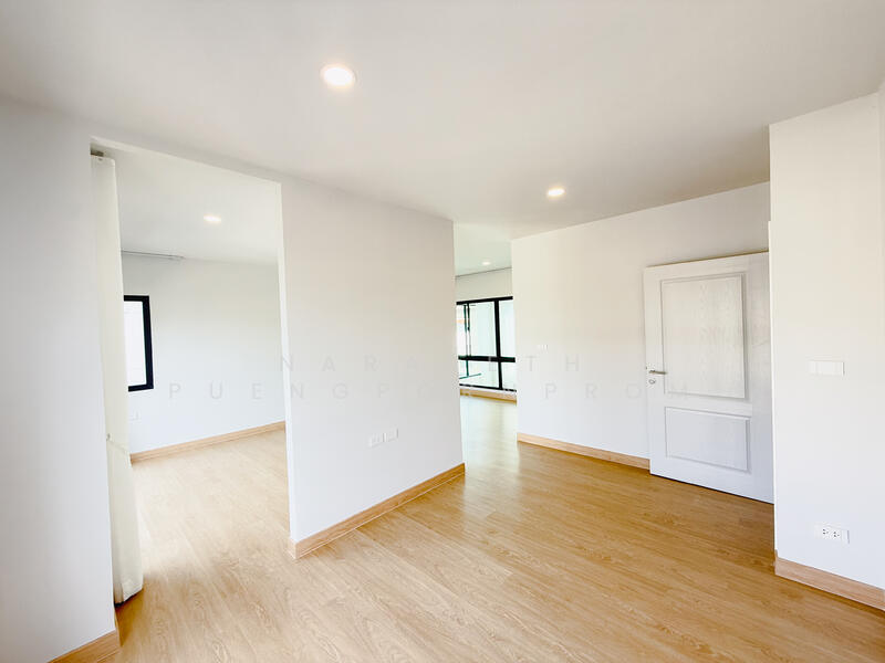 ขาย - ณิยาม แฟชั่น - รามอินทรา, กรุงเทพ