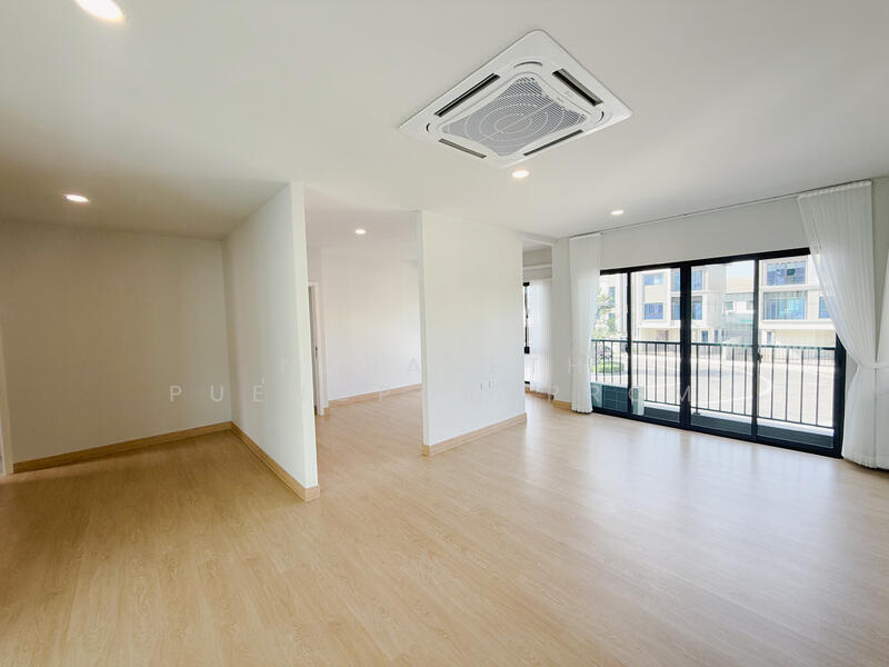 ขาย - ณิยาม แฟชั่น - รามอินทรา, กรุงเทพ