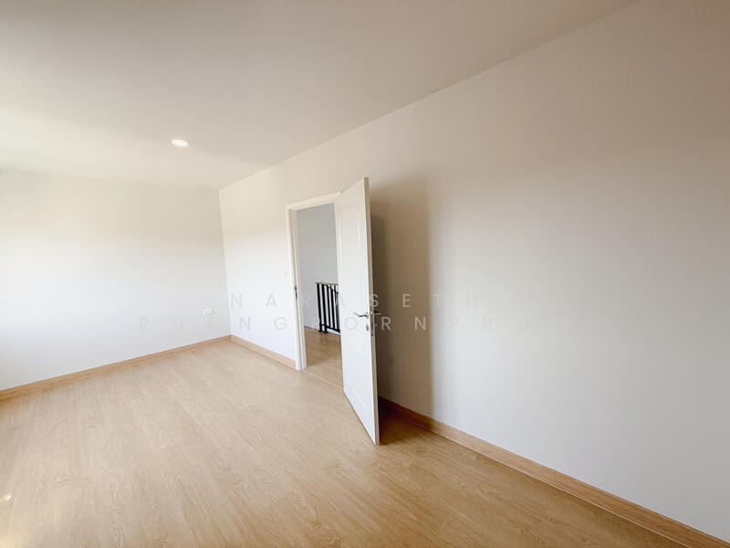 ขาย - ณิยาม แฟชั่น - รามอินทรา, กรุงเทพ