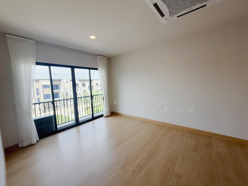 ขาย - ณิยาม แฟชั่น - รามอินทรา, กรุงเทพ