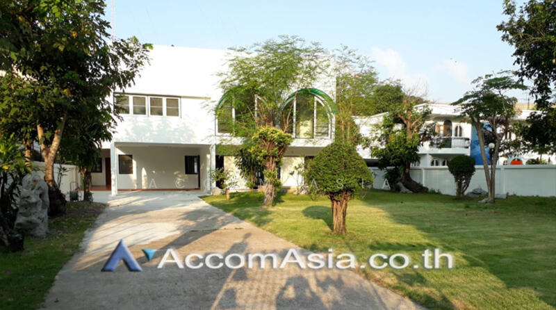 For Rent - 3 Bedrooms House for Rent in Sukhumvit, Bangkok near BTS Punnawithi at Baan Suanmahawong (2321187), Bangkok