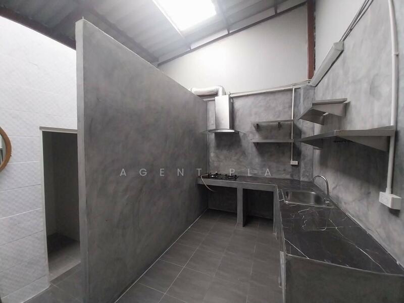 For Rent - Home office for rent, 750 meters from BTS Phra Khanong (SPSAD3664), Bangkok